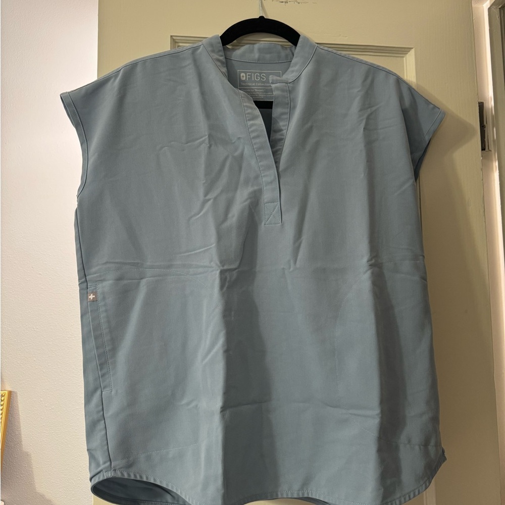 figs rafaela oversized scrub top